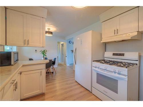 13 Janet Street, Port Colborne, ON - Indoor Photo Showing Kitchen