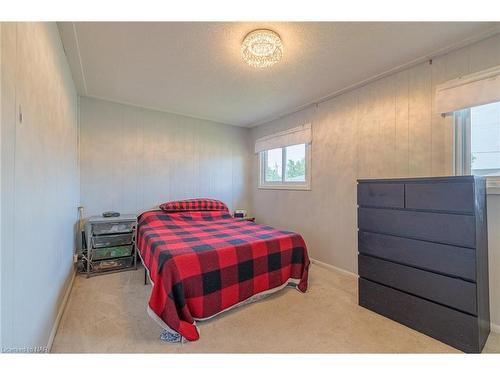 13 Janet Street, Port Colborne, ON - Indoor Photo Showing Bedroom
