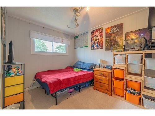 13 Janet Street, Port Colborne, ON - Indoor Photo Showing Bedroom