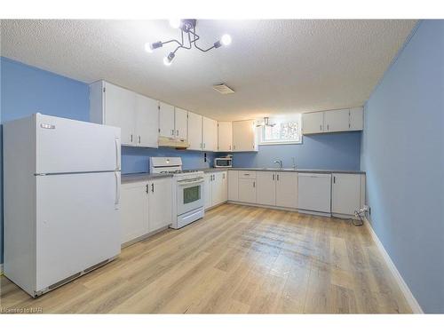 13 Janet Street, Port Colborne, ON - Indoor Photo Showing Kitchen