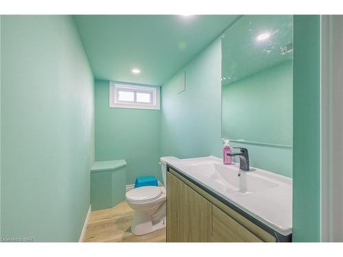 13 Janet Street, Port Colborne, ON - Indoor Photo Showing Bathroom