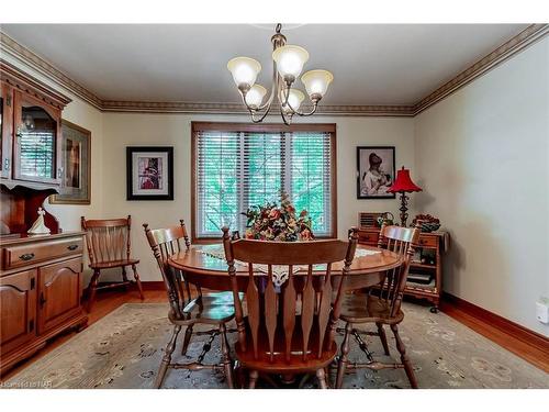 12 Bayview Lane, Port Colborne, ON - Indoor Photo Showing Dining Room
