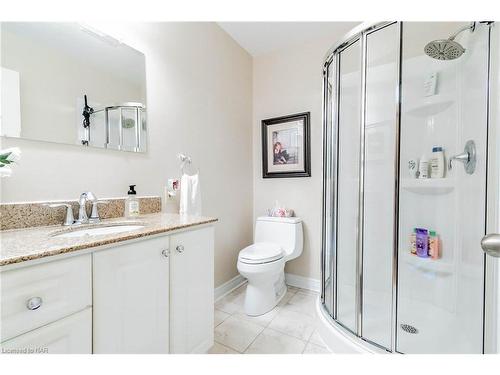 12 Bayview Lane, Port Colborne, ON - Indoor Photo Showing Bathroom