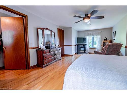 12 Bayview Lane, Port Colborne, ON - Indoor Photo Showing Bedroom