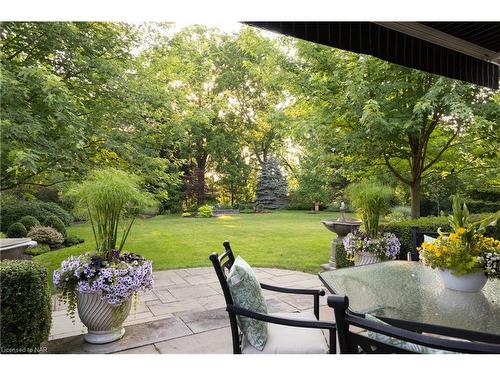 8 Hillcrest Avenue, St. Catharines, ON - Outdoor With Backyard
