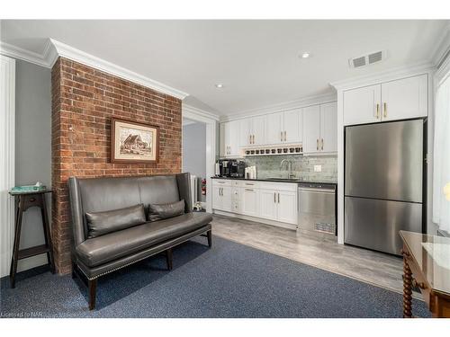 415 Regent Street, Niagara-On-The-Lake, ON - Indoor Photo Showing Kitchen