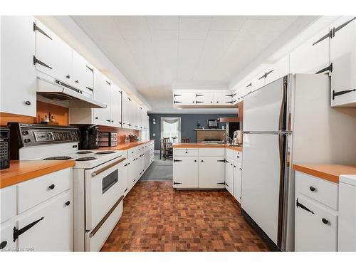 415 Regent Street, Niagara-On-The-Lake, ON - Indoor Photo Showing Kitchen