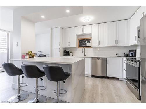 508-35 Towering Heights Boulevard, St. Catharines, ON - Indoor Photo Showing Kitchen With Stainless Steel Kitchen With Upgraded Kitchen