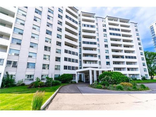 508-35 Towering Heights Boulevard, St. Catharines, ON - Outdoor With Balcony With Facade