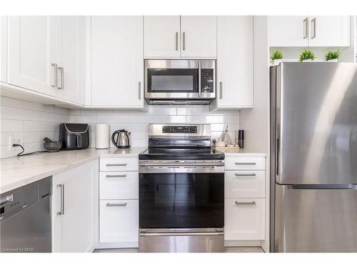 508-35 Towering Heights Boulevard, St. Catharines, ON - Indoor Photo Showing Kitchen With Stainless Steel Kitchen