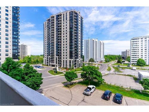 508-35 Towering Heights Boulevard, St. Catharines, ON - Outdoor With Facade