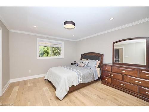 26 Oakridge Boulevard, Pelham, ON - Indoor Photo Showing Bedroom