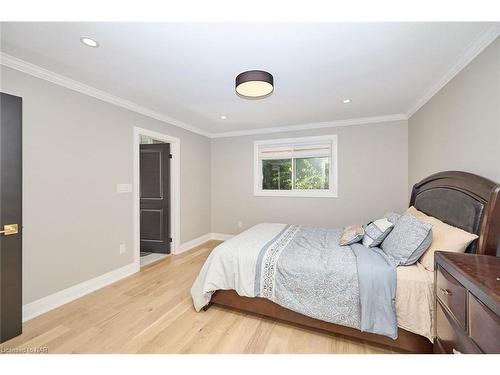 26 Oakridge Boulevard, Pelham, ON - Indoor Photo Showing Bedroom