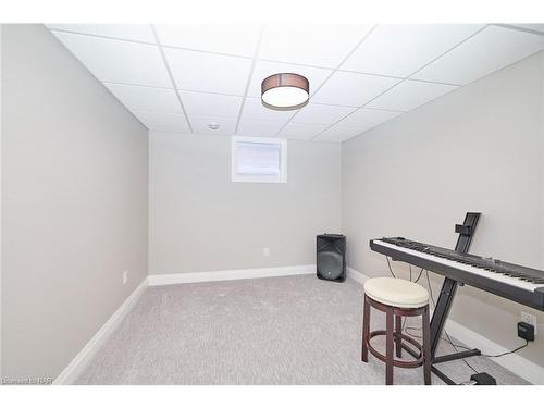 26 Oakridge Boulevard, Pelham, ON - Indoor Photo Showing Other Room