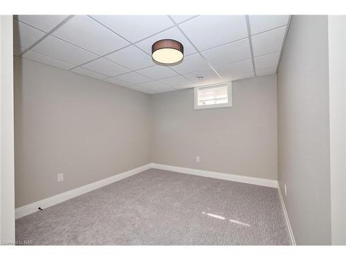 26 Oakridge Boulevard, Pelham, ON - Indoor Photo Showing Other Room