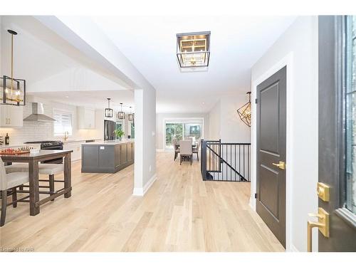 26 Oakridge Boulevard, Pelham, ON - Indoor Photo Showing Kitchen With Upgraded Kitchen