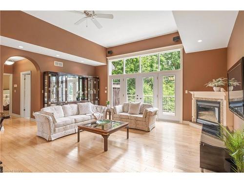 6-31 Sawmill Road, St. Catharines, ON - Indoor Photo Showing Living Room With Fireplace