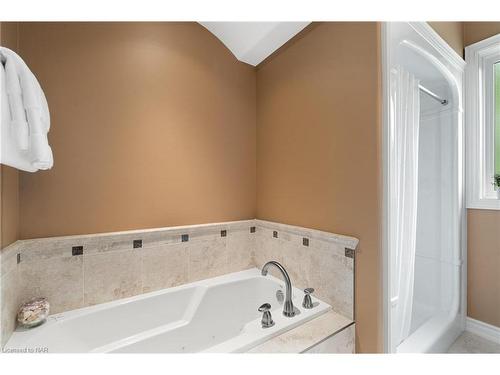 6-31 Sawmill Road, St. Catharines, ON - Indoor Photo Showing Bathroom