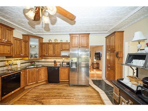 97 Read Road, Niagara-On-The-Lake, ON - Indoor Photo Showing Kitchen