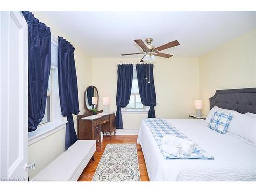 97 Read Road, Niagara-On-The-Lake, ON - Indoor Photo Showing Bedroom