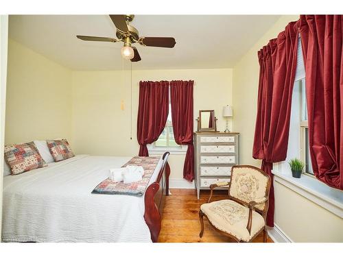 97 Read Road, Niagara-On-The-Lake, ON - Indoor Photo Showing Bedroom