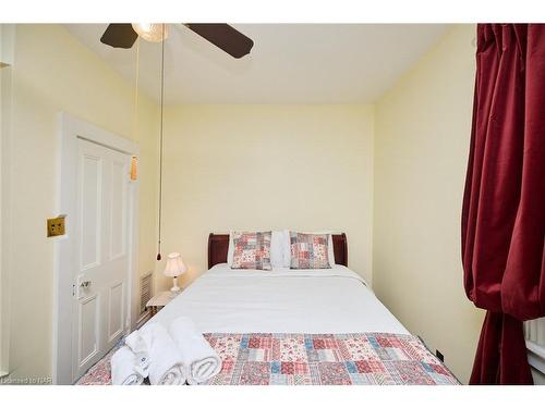 97 Read Road, Niagara-On-The-Lake, ON - Indoor Photo Showing Bedroom