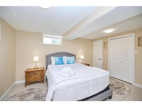 97 Read Road, Niagara-On-The-Lake, ON - Indoor Photo Showing Bedroom