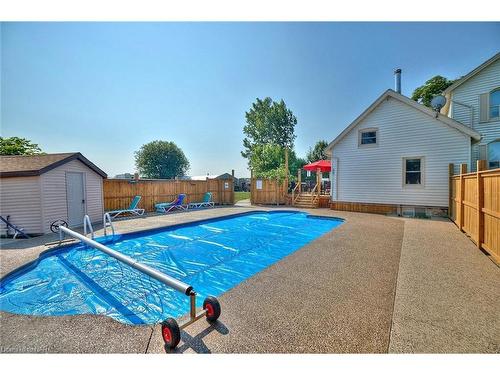 97 Read Road, Niagara-On-The-Lake, ON - Outdoor With In Ground Pool