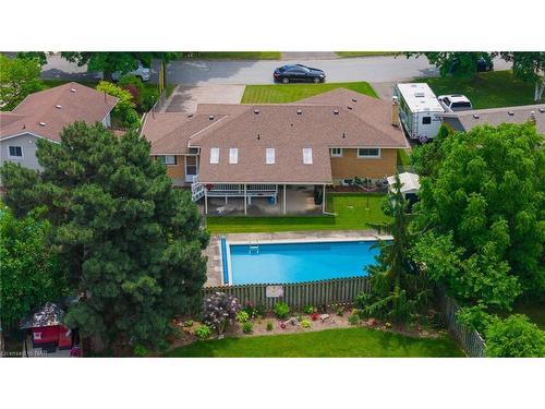 29 Bishops Road, St. Catharines, ON - Outdoor With In Ground Pool