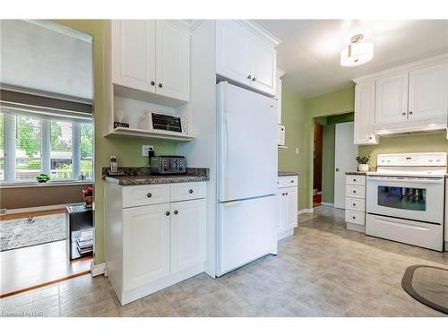 29 Bishops Road, St. Catharines, ON - Indoor Photo Showing Kitchen