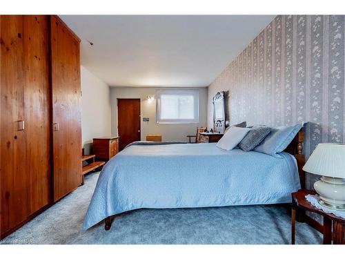 29 Bishops Road, St. Catharines, ON - Indoor Photo Showing Bedroom