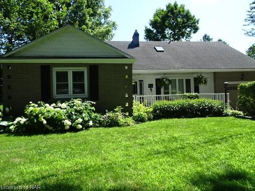 676 Canboro Road, Fenwick, ON - Outdoor With Deck Patio Veranda