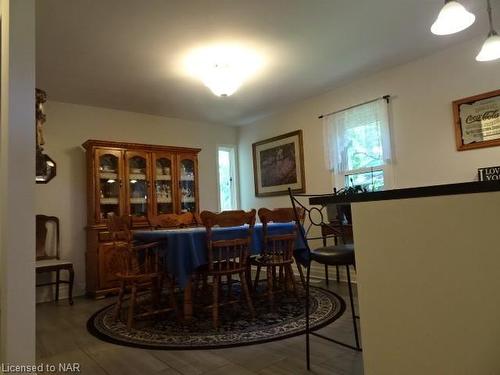 676 Canboro Road, Fenwick, ON - Indoor Photo Showing Dining Room