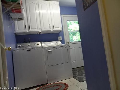 676 Canboro Road, Fenwick, ON - Indoor Photo Showing Laundry Room