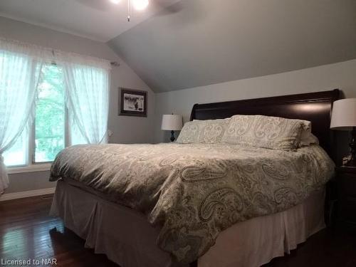 676 Canboro Road, Fenwick, ON - Indoor Photo Showing Bedroom