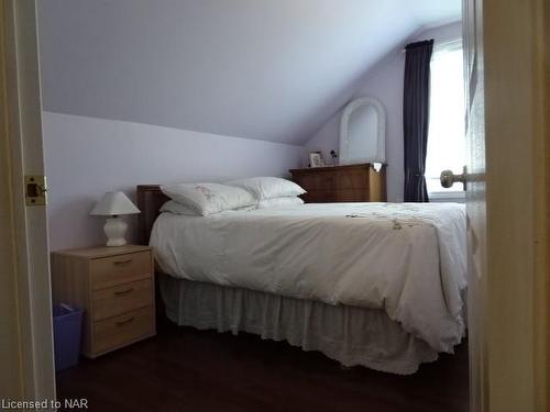 676 Canboro Road, Fenwick, ON - Indoor Photo Showing Bedroom