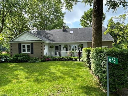 676 Canboro Road, Fenwick, ON - Outdoor With Deck Patio Veranda With Facade