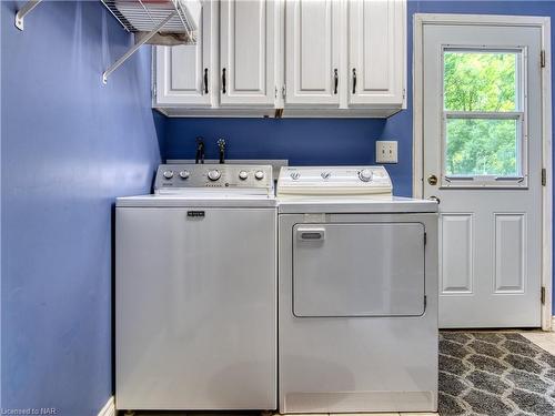 676 Canboro Road, Fenwick, ON - Indoor Photo Showing Laundry Room