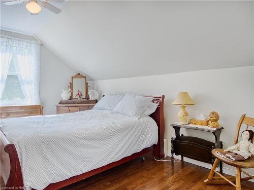 676 Canboro Road, Fenwick, ON - Indoor Photo Showing Bedroom