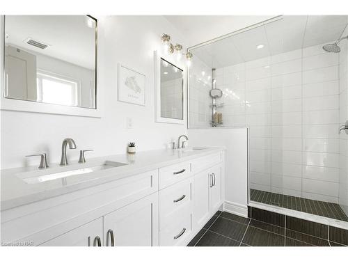 135 Cardinal Crescent, Welland, ON - Indoor Photo Showing Bathroom