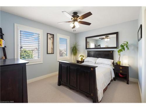 135 Cardinal Crescent, Welland, ON - Indoor Photo Showing Bedroom