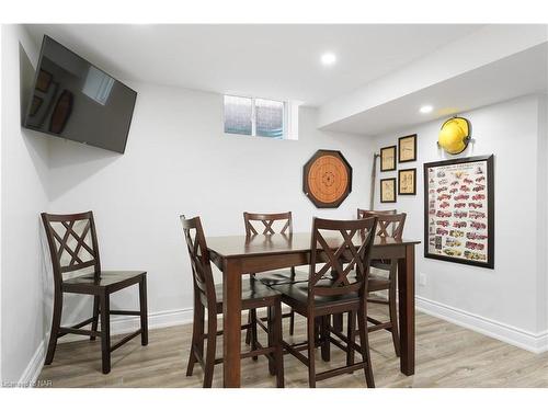 135 Cardinal Crescent, Welland, ON - Indoor Photo Showing Dining Room