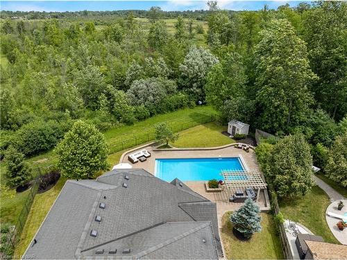 700 Brian Street, Fort Erie, ON - Outdoor With In Ground Pool