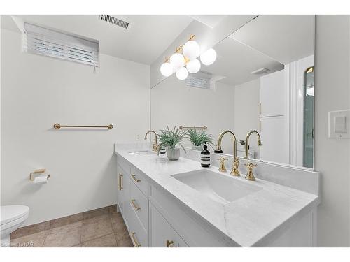 700 Brian Street, Fort Erie, ON - Indoor Photo Showing Bathroom