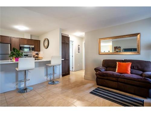 438 Southworth Street S, Welland, ON - Indoor Photo Showing Kitchen