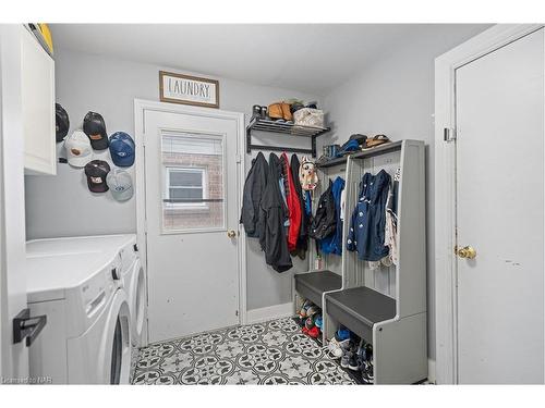 5 Elderwood Drive, St. Catharines, ON - Indoor Photo Showing Laundry Room