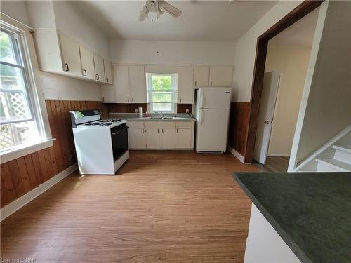 13 Johnston Street, Port Colborne, ON - Indoor Photo Showing Kitchen