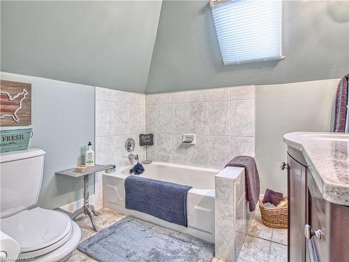 225 Taylor Street, Thorold South, ON - Indoor Photo Showing Bathroom