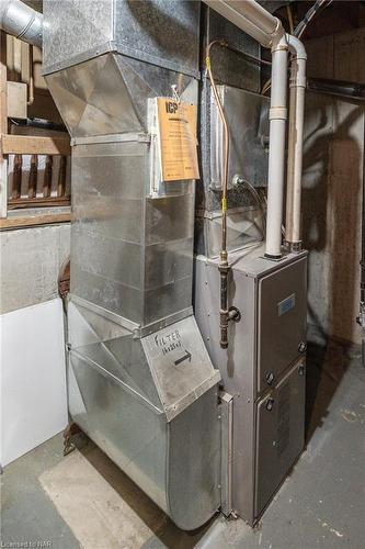 8079 Post Road, Niagara Falls, ON - Indoor Photo Showing Basement