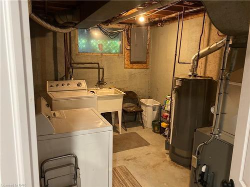 3-252-4 Bertie Street, Fort Erie, ON - Indoor Photo Showing Laundry Room